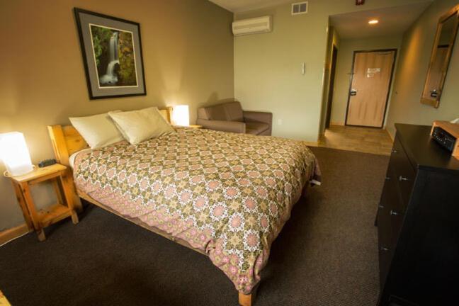 Adventure Inn Ely Экстерьер фото